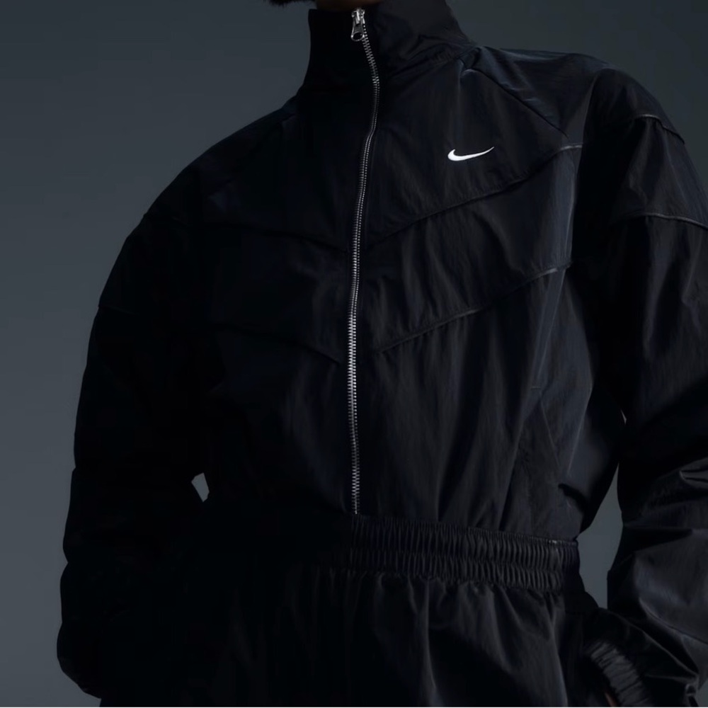 Nike Windrunner Jacket - Picture 2 of 4